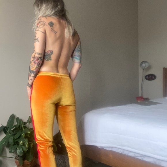 Solstice Intimates Outta Sight Velvet Track Pant - Picture 1 of 5